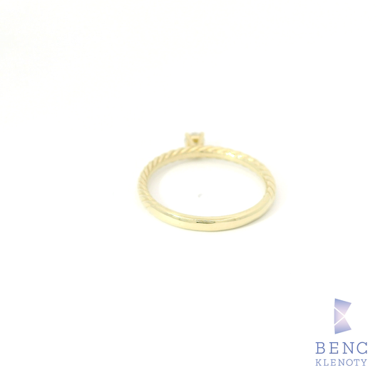 Elegantní zlatý prsten