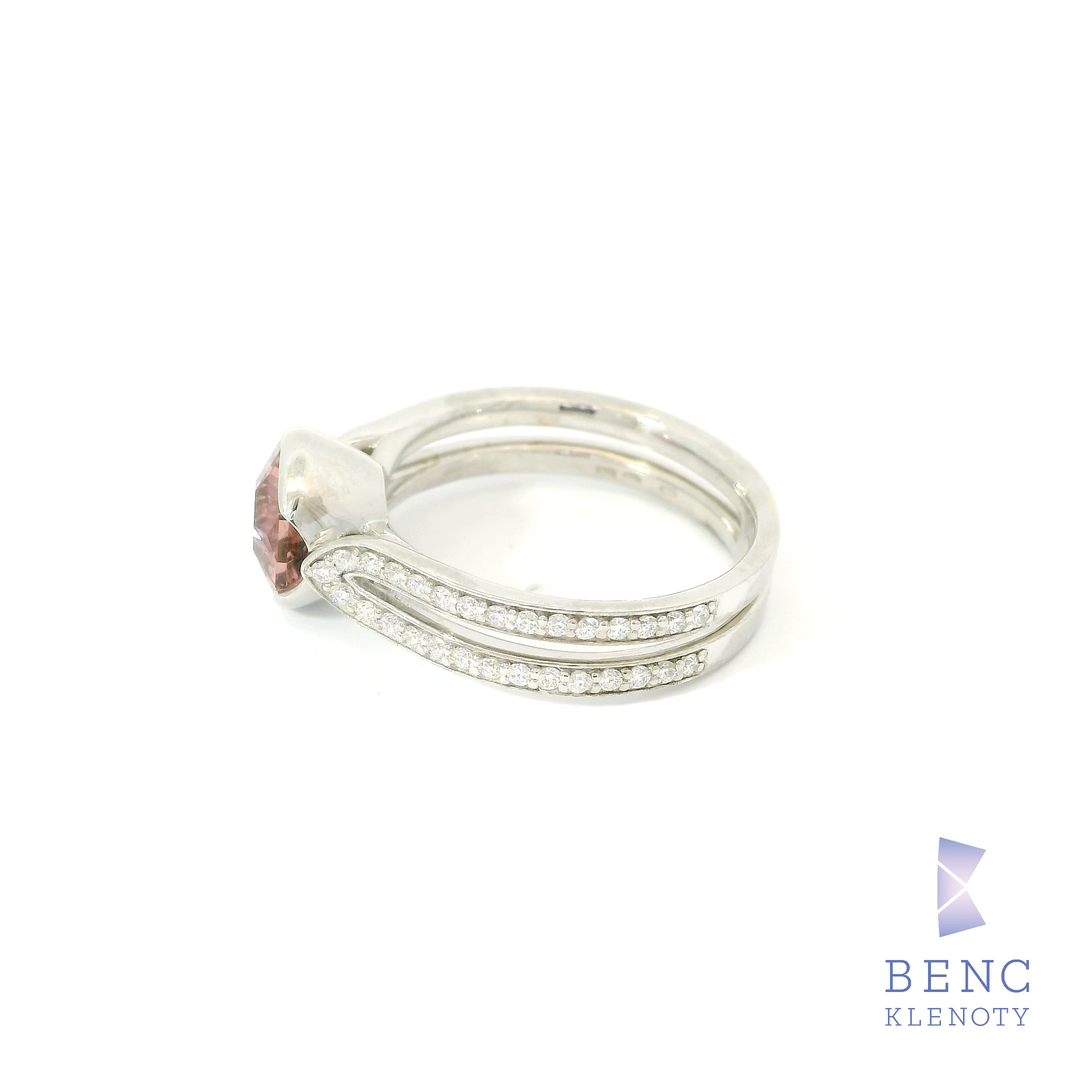 Prsten s ruzovym turmalinem 