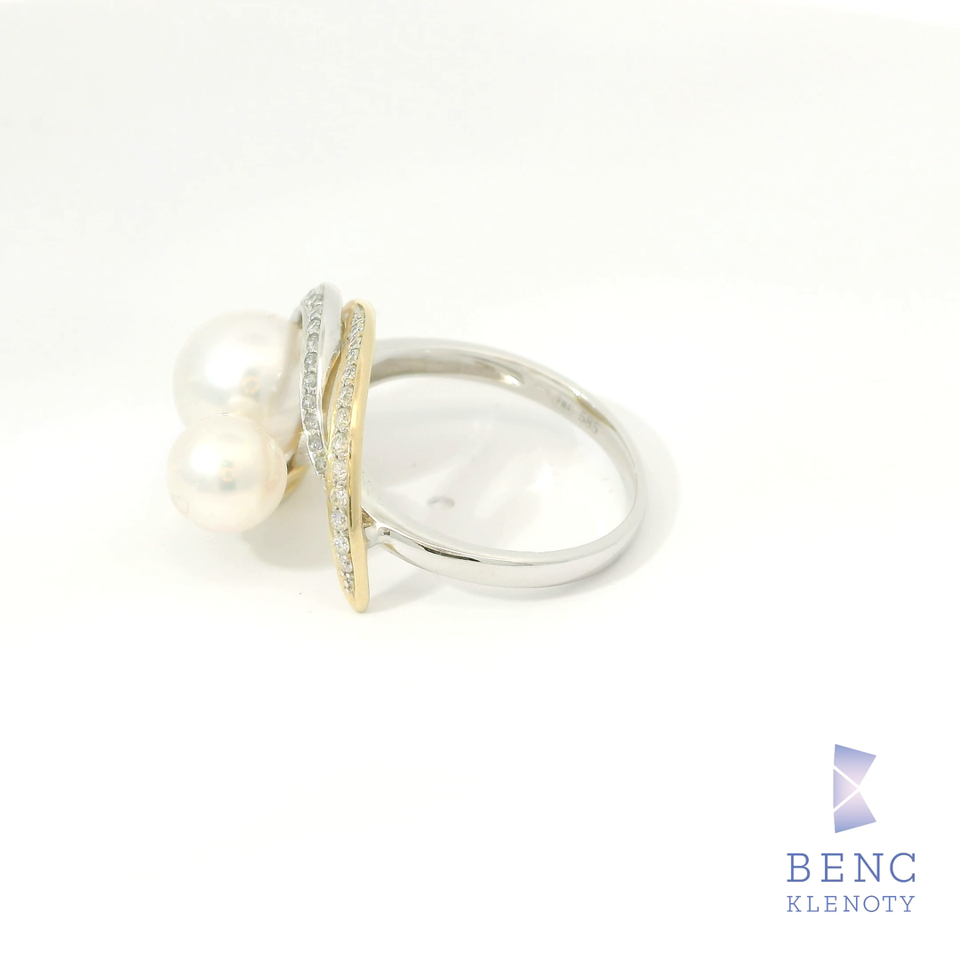 Prsten se dvema perlami Akoya a diamanty