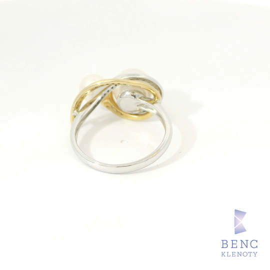 Prsten se dvema perlami Akoya a diamanty