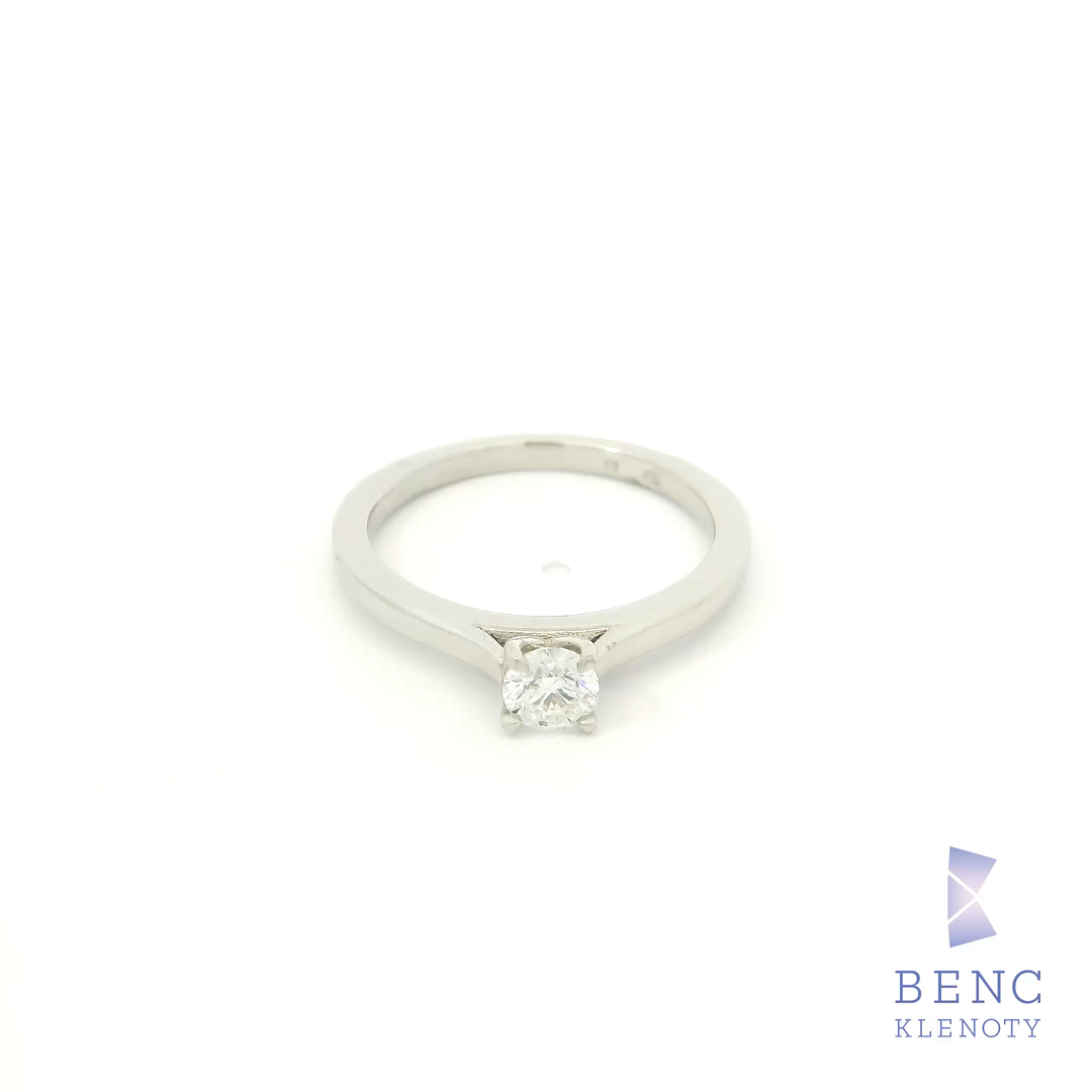 Soliterni prsten s diamantem