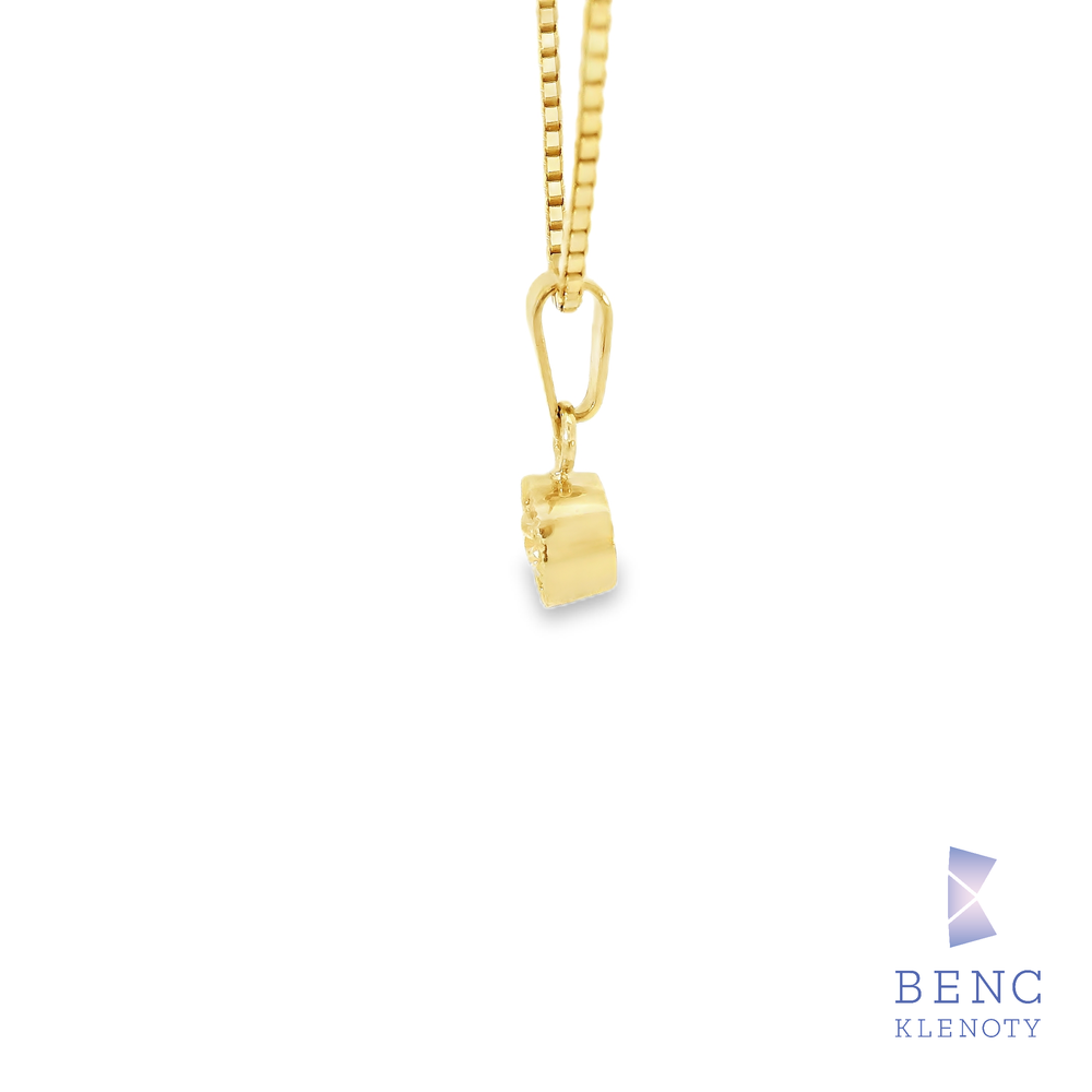 Zlaty privesek s diamantem