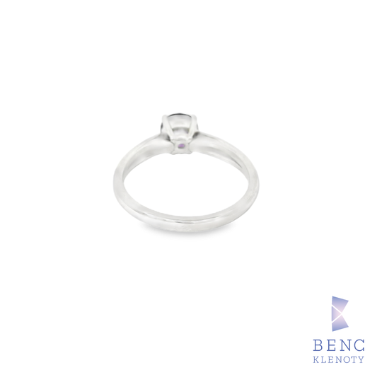 Zlatý prsten s fialovým ametystem