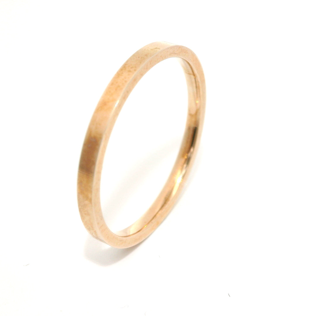 Zlatý snubní prsten - Nadčasová elegance pro ni i pro něj - B-292