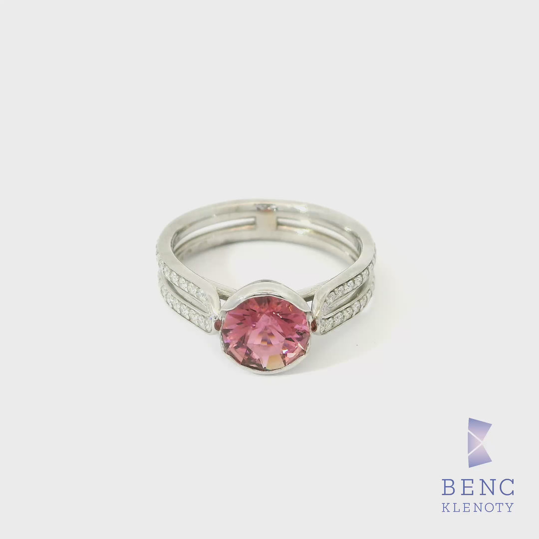 Prsten s ruzovym turmalinem 