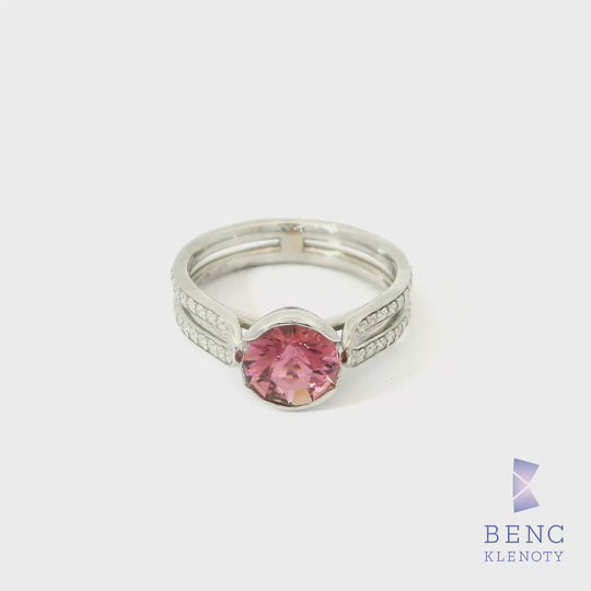 Prsten s ruzovym turmalinem 