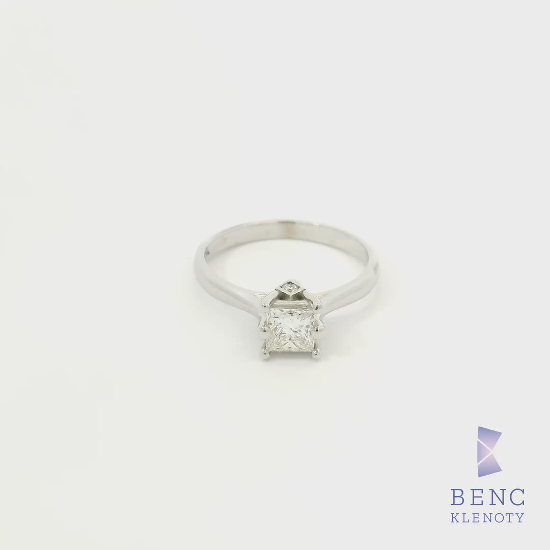 Soliterni prsten s diamantem